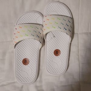White puma slides